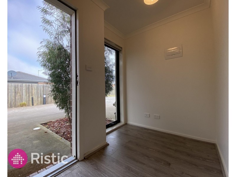 17/4 Mantello Drive, Werribee VIC 3030