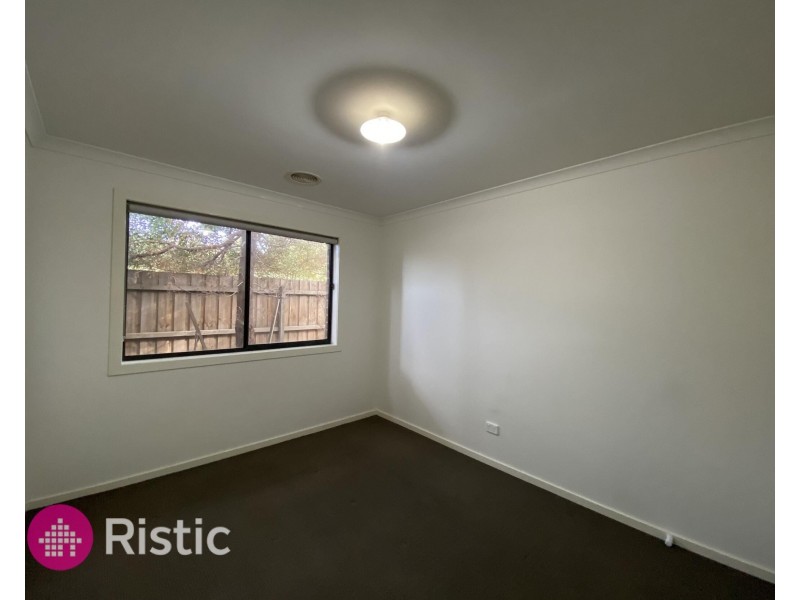 17/4 Mantello Drive, Werribee VIC 3030