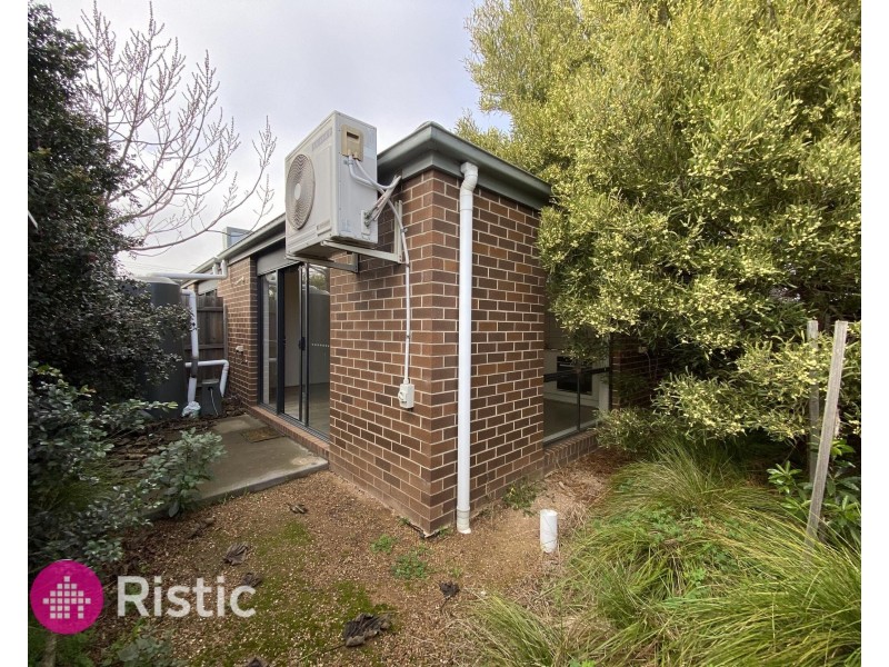 17/4 Mantello Drive, Werribee VIC 3030