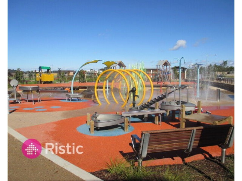 17/4 Mantello Drive, Werribee VIC 3030