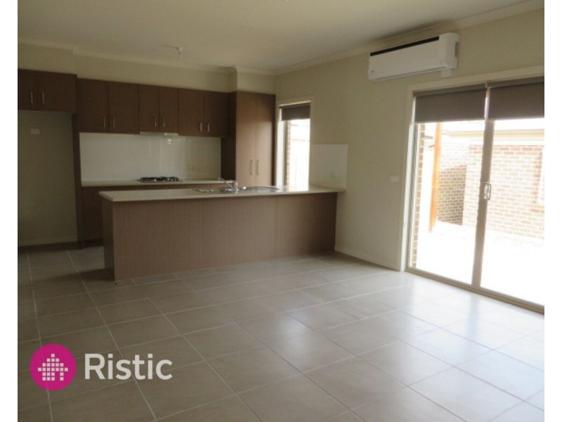 6 Wilhelmina Walk, Epping VIC 3076