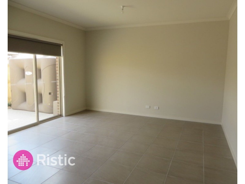 6 Wilhelmina Walk, Epping VIC 3076