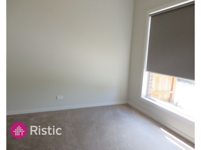 6 Wilhelmina Walk, Epping VIC 3076