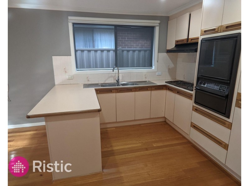 25 Golf Links Drive, Mill Park VIC 3082