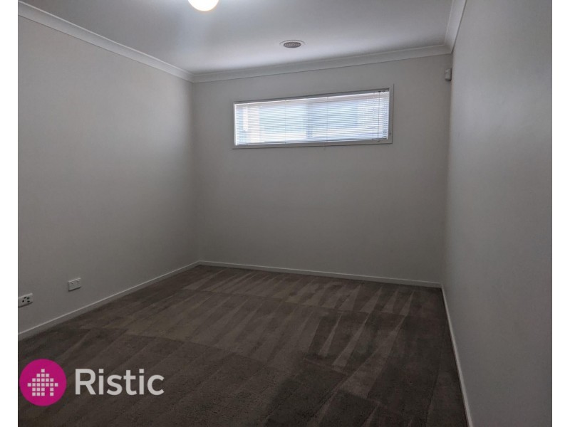 23 Peterborough Drive, Doreen VIC 3754