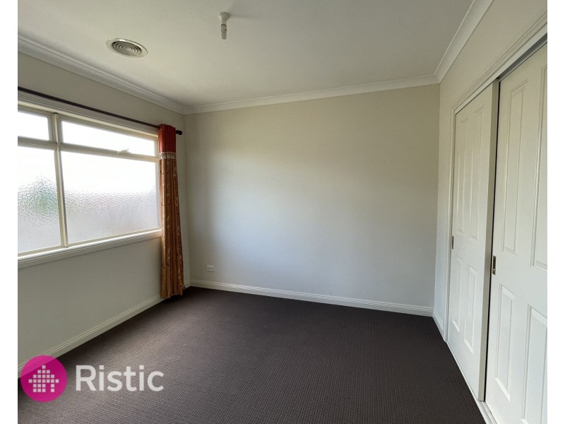 122 Lyndarum Drive, Epping VIC 3076