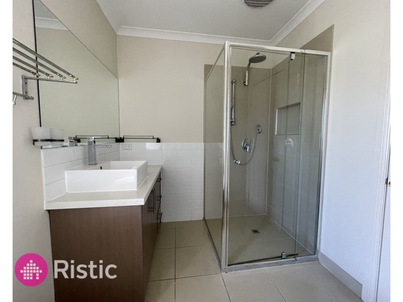 122 Lyndarum Drive, Epping VIC 3076