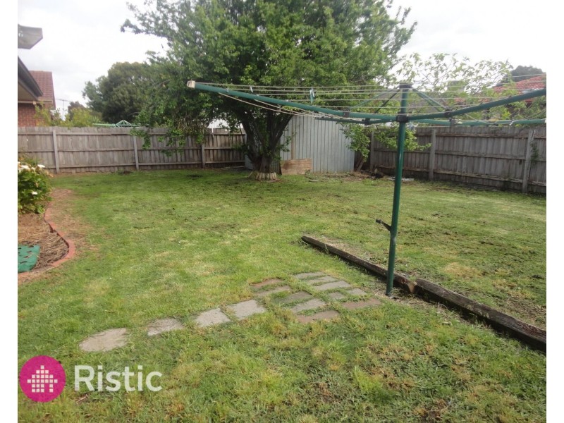 20 Grevillia Drive, Mill Park VIC 3082