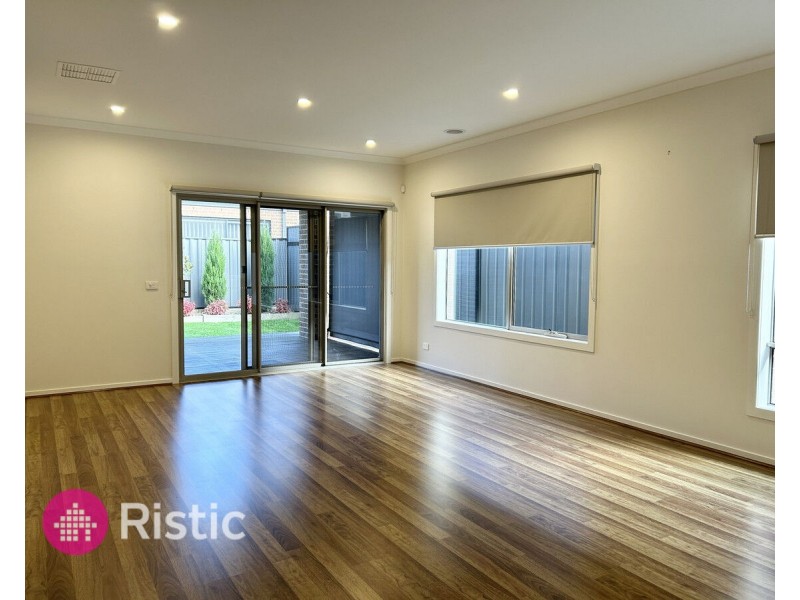 16 Danzig Street, Kalkallo VIC 3064