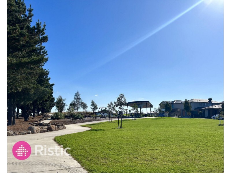 16 Danzig Street, Kalkallo VIC 3064