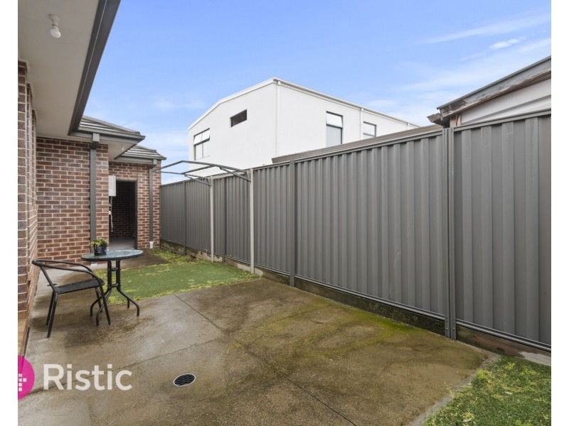 2/21 Ethel Avenue, Lalor VIC 3075