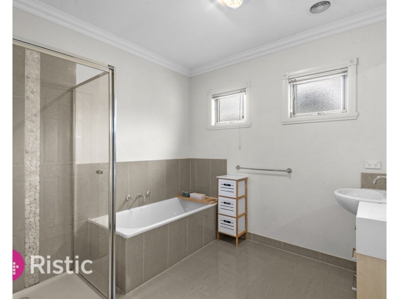 35/5 Delacombe Drive, Mill Park VIC 3082