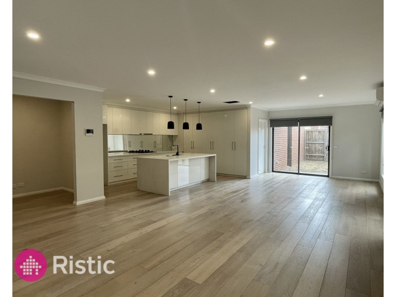 3/3 Lanai Avenue,, Wollert VIC 3750