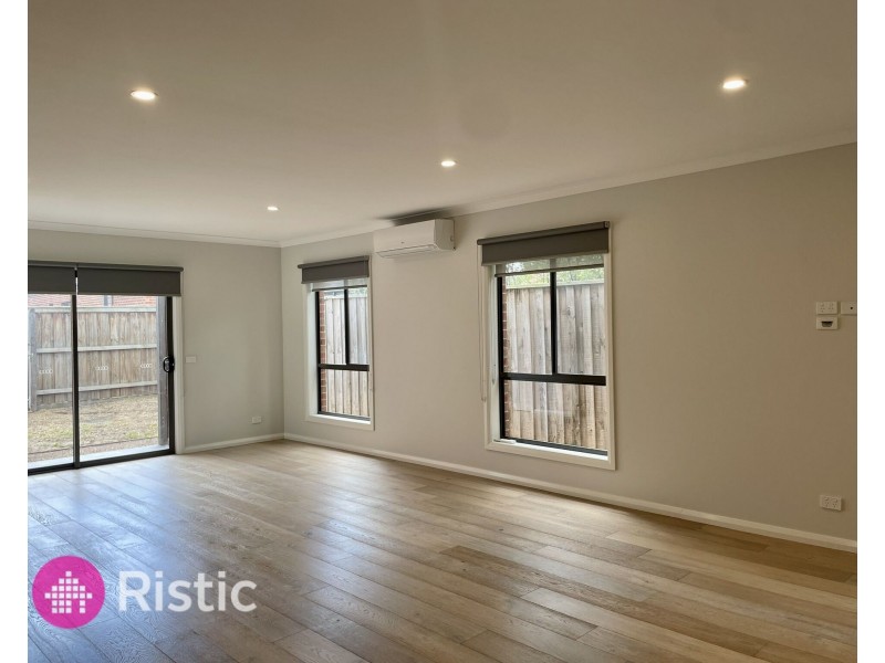 3/3 Lanai Avenue,, Wollert VIC 3750