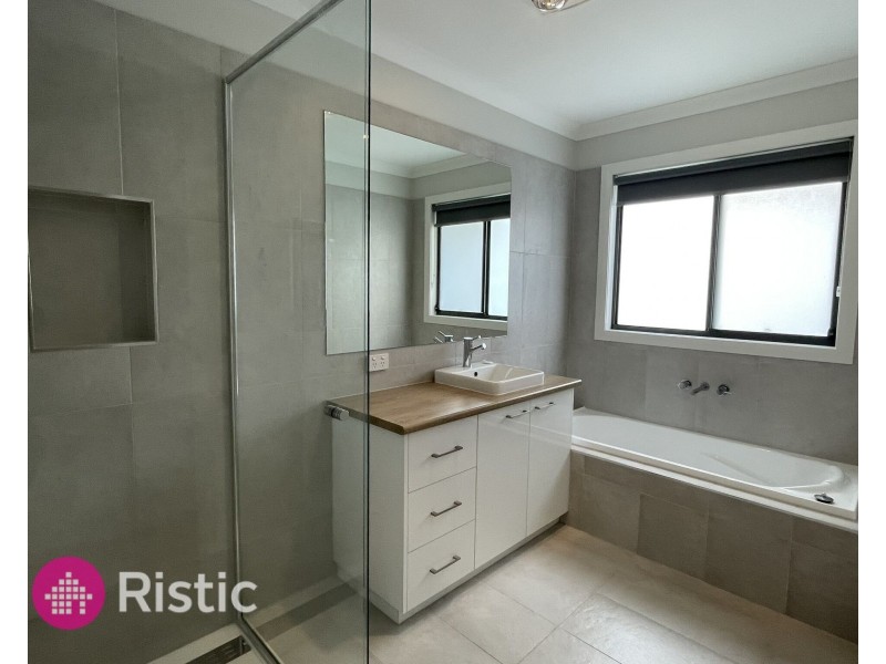 3/3 Lanai Avenue,, Wollert VIC 3750