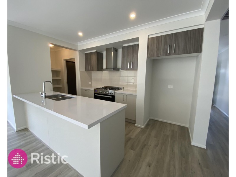 6 Treeton Drive, Wollert VIC 3750