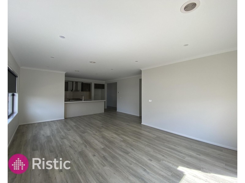 6 Treeton Drive, Wollert VIC 3750