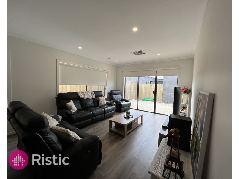 39 Nectar Street, Mickleham VIC 3064