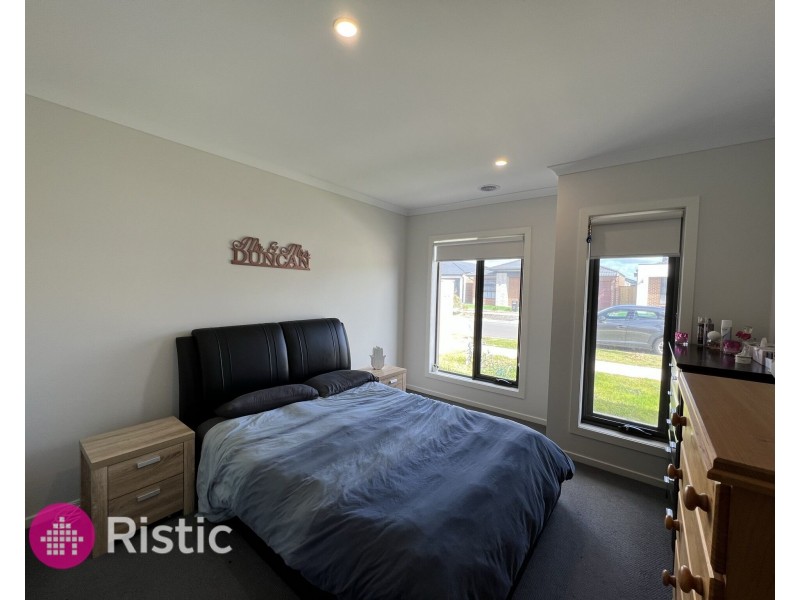 39 Nectar Street, Mickleham VIC 3064