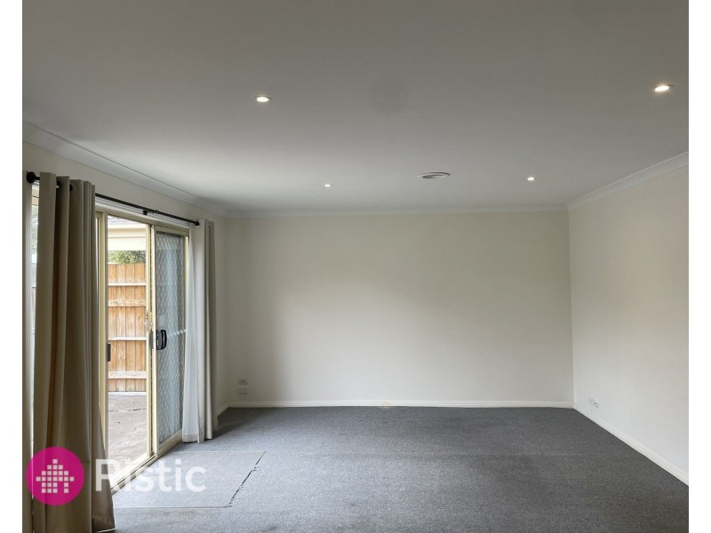 1/4A Luke Street, Reservoir VIC 3073