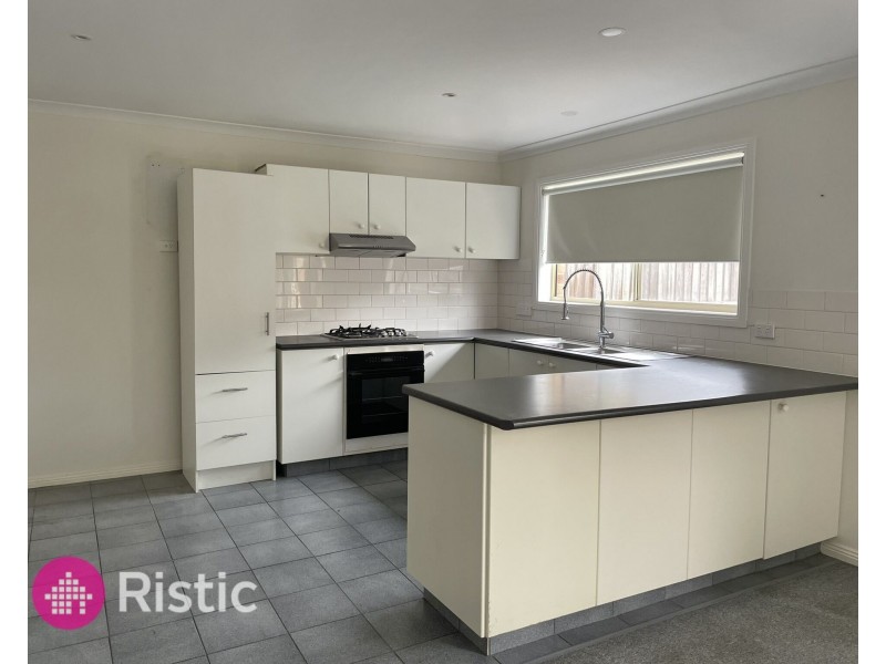 1/4A Luke Street, Reservoir VIC 3073