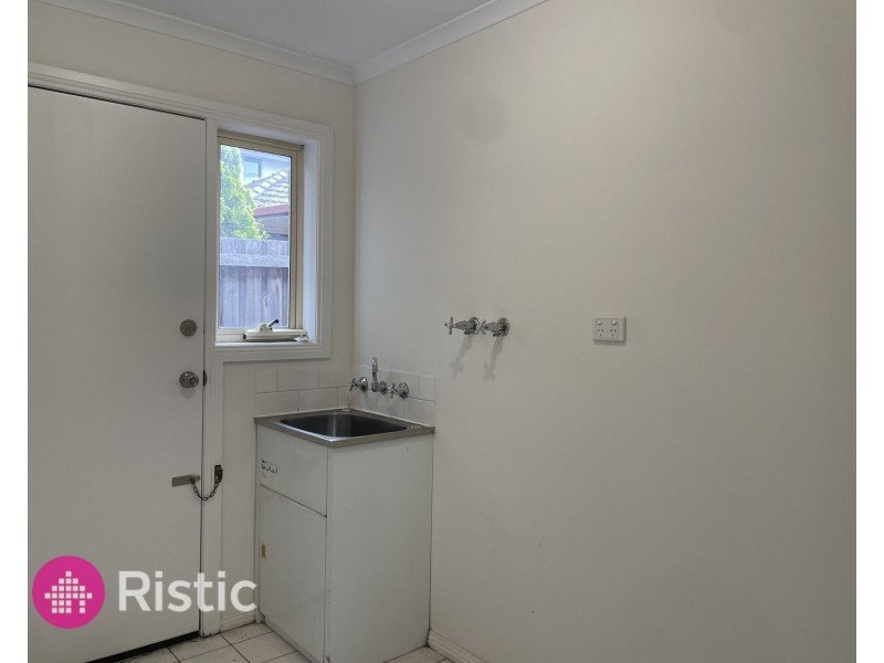 1/4A Luke Street, Reservoir VIC 3073