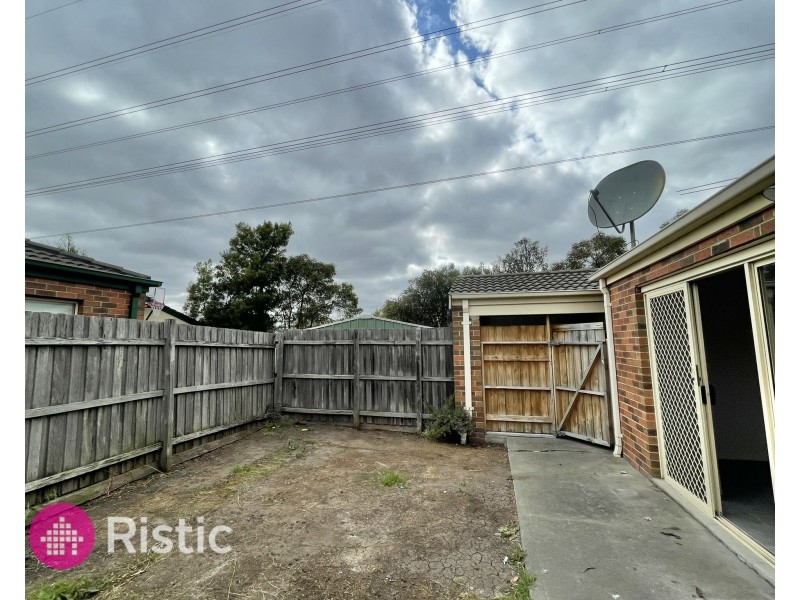 1/4A Luke Street, Reservoir VIC 3073