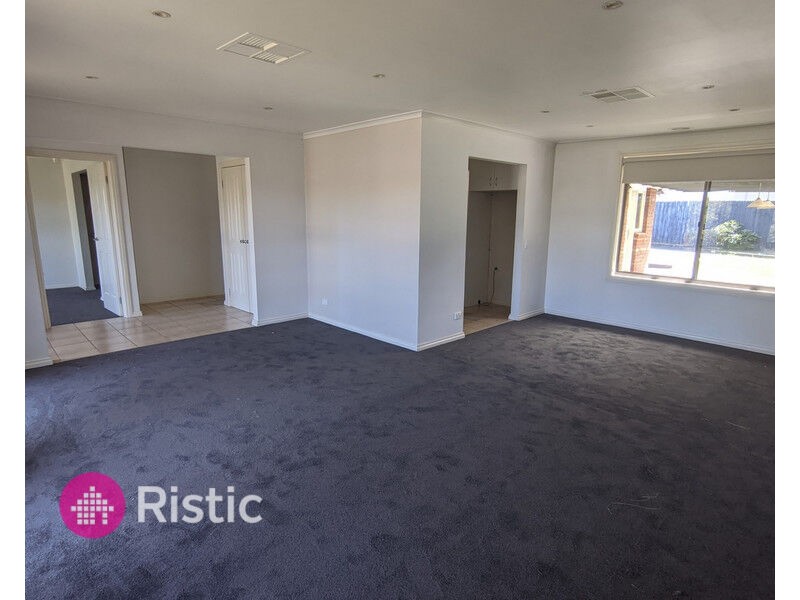 12 Flemington Drive, Mill Park VIC 3082