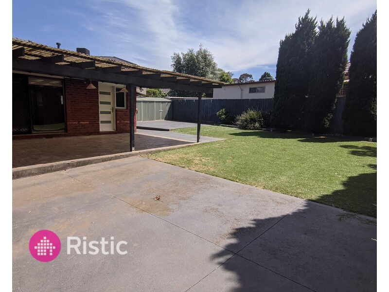 12 Flemington Drive, Mill Park VIC 3082