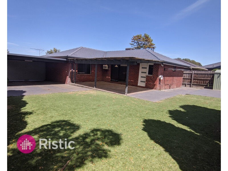 12 Flemington Drive, Mill Park VIC 3082
