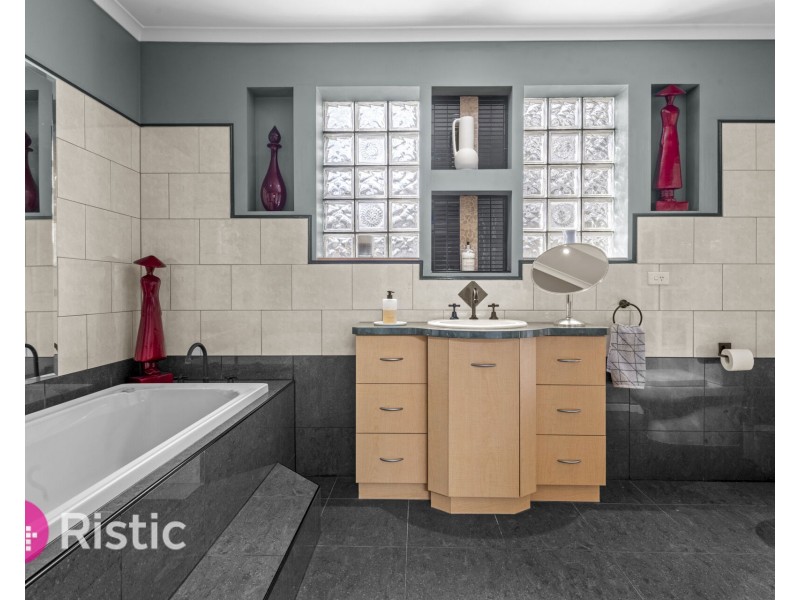 10 Winterton Close, Epping VIC 3076