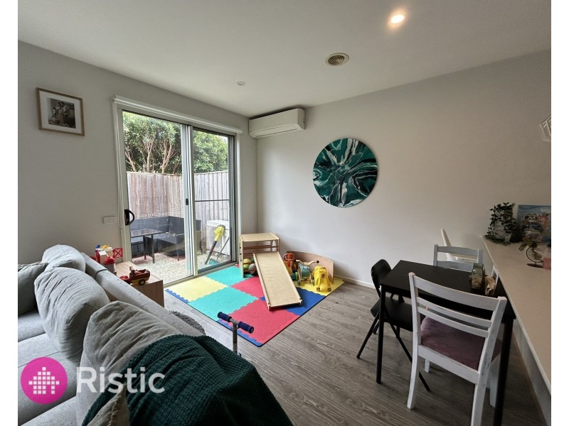 34 Latchford Drive, Mickleham VIC 3064