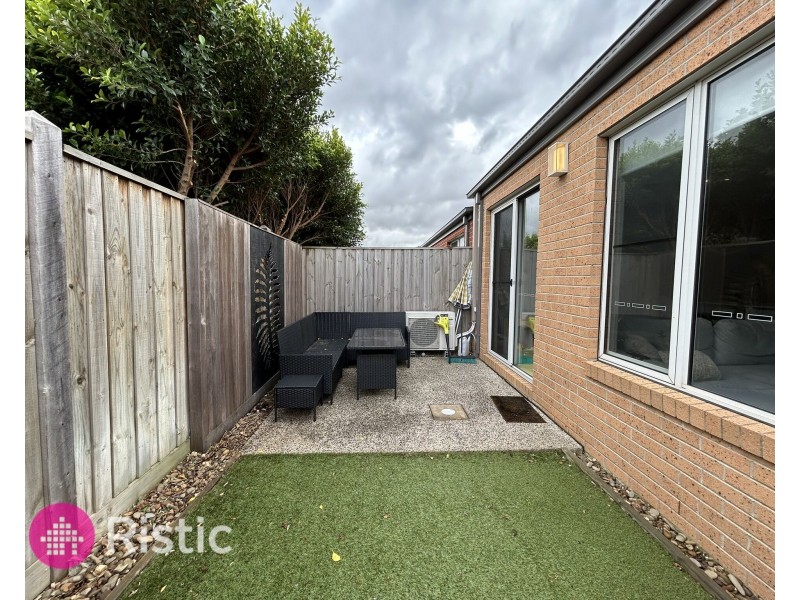 34 Latchford Drive, Mickleham VIC 3064