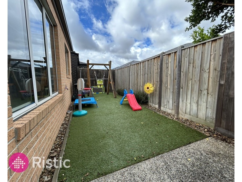 34 Latchford Drive, Mickleham VIC 3064