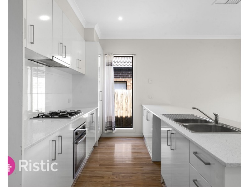 10 Bergamot Way, South Morang VIC 3752