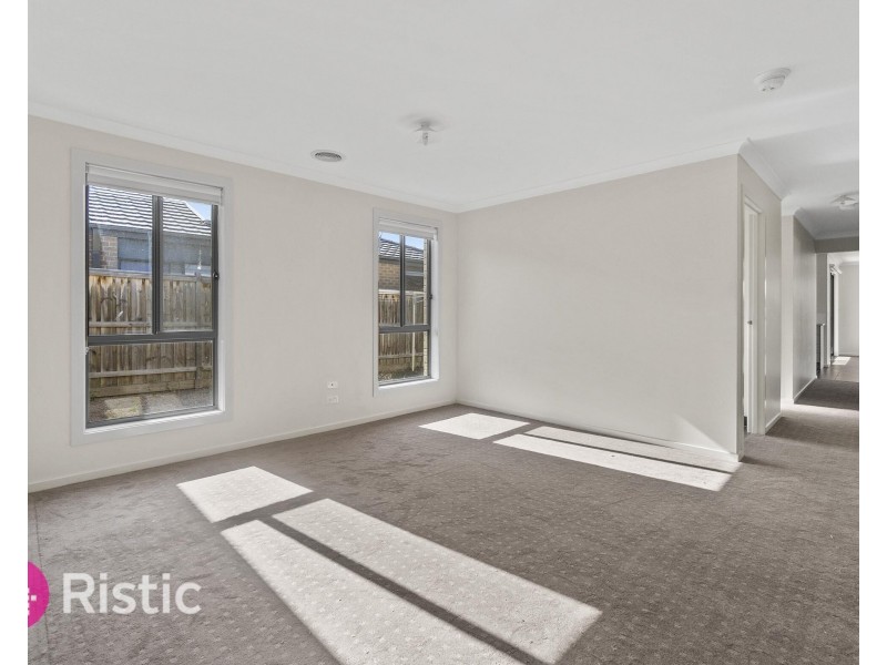 7 Miranda Drive, Doreen VIC 3754