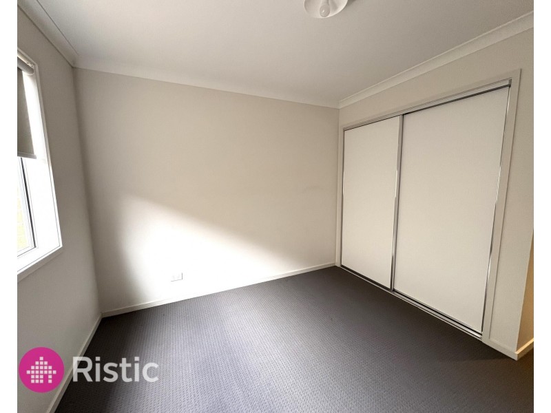 19 Ferlie Place, Doreen VIC 3754