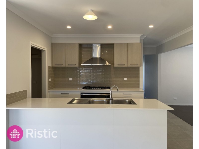 14 Dysart Road, Donnybrook VIC 3064