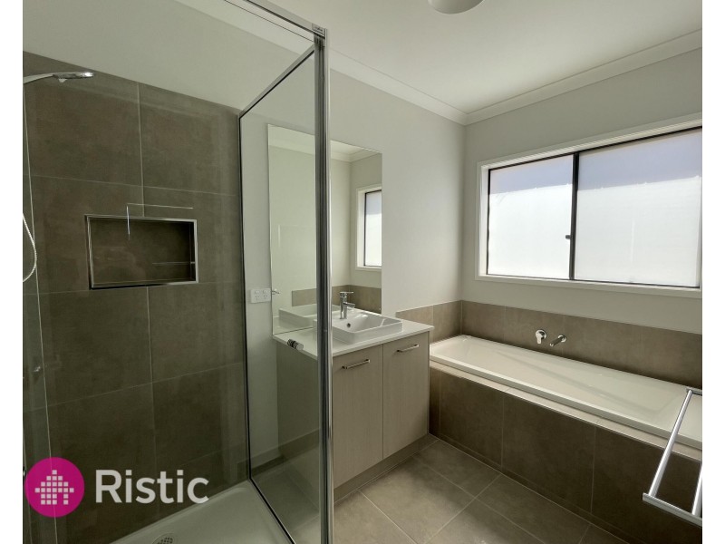 14 Dysart Road, Donnybrook VIC 3064