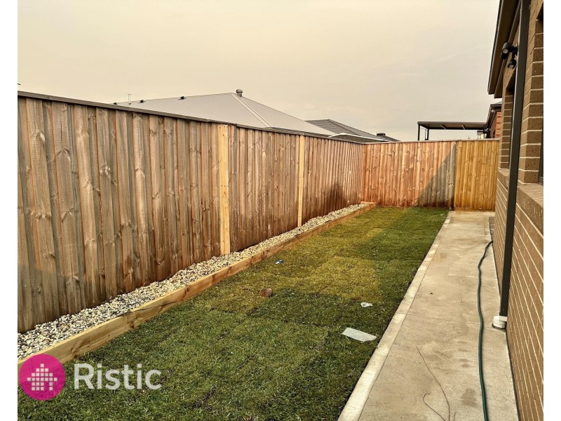 14 Dysart Road, Donnybrook VIC 3064