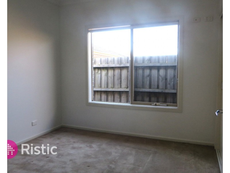 2/37 Campaspe Drive, Whittlesea VIC 3757