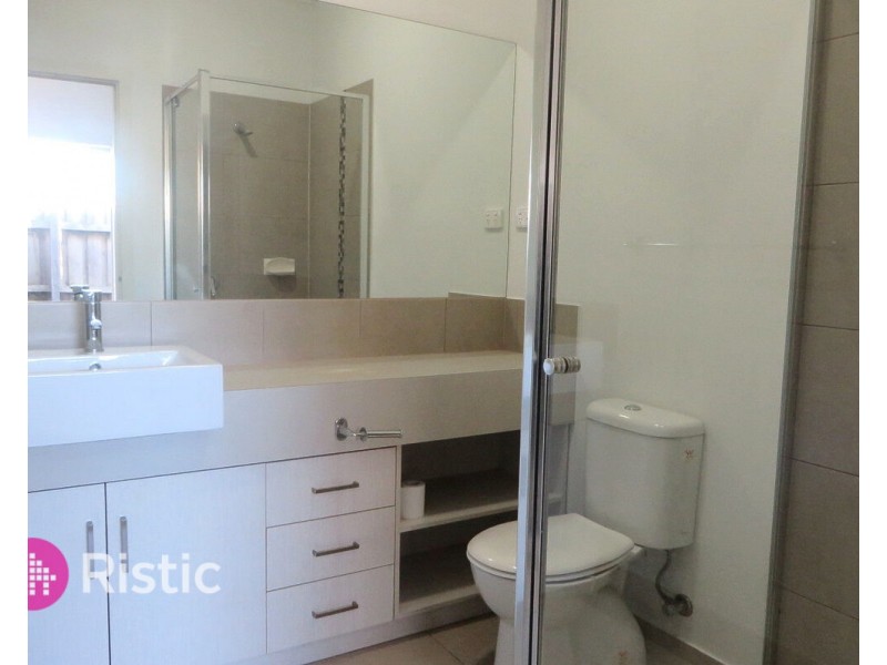 2/37 Campaspe Drive, Whittlesea VIC 3757