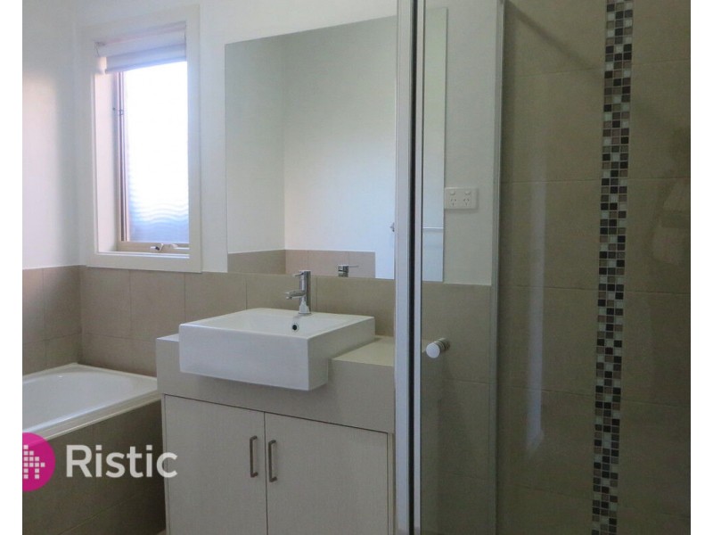 2/37 Campaspe Drive, Whittlesea VIC 3757