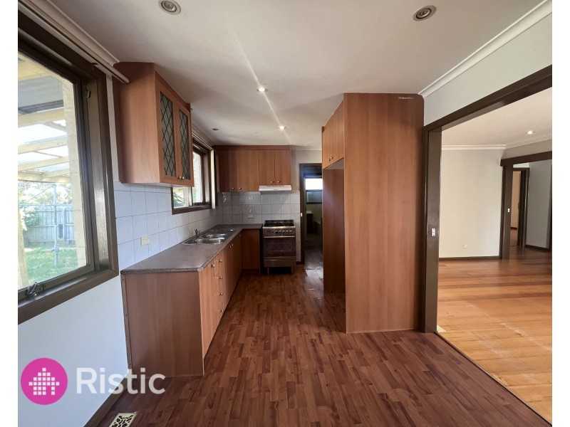 25 Huskisson Avenue, Lalor VIC 3075