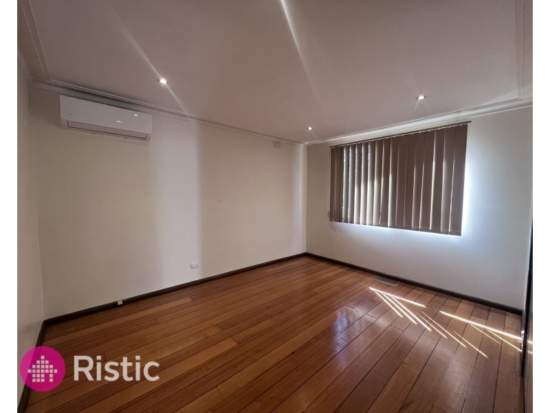 25 Huskisson Avenue, Lalor VIC 3075