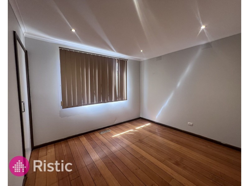 25 Huskisson Avenue, Lalor VIC 3075