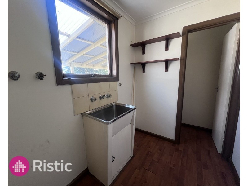 25 Huskisson Avenue, Lalor VIC 3075