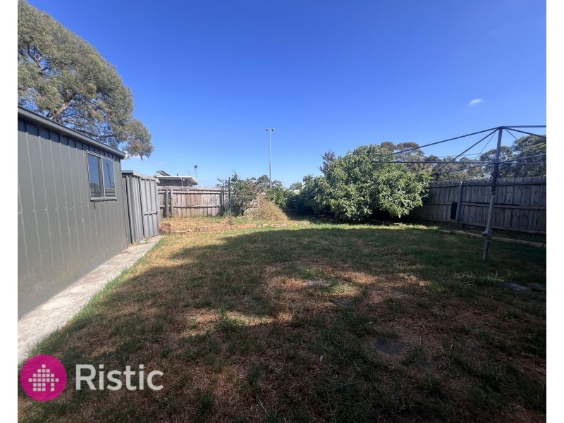 25 Huskisson Avenue, Lalor VIC 3075