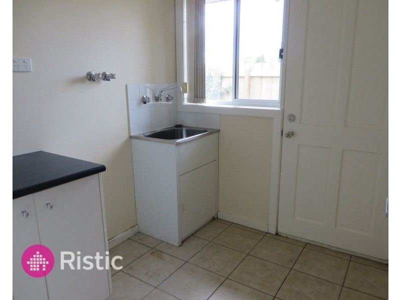 2/73 Woolnough Drive, Mill Park VIC 3082