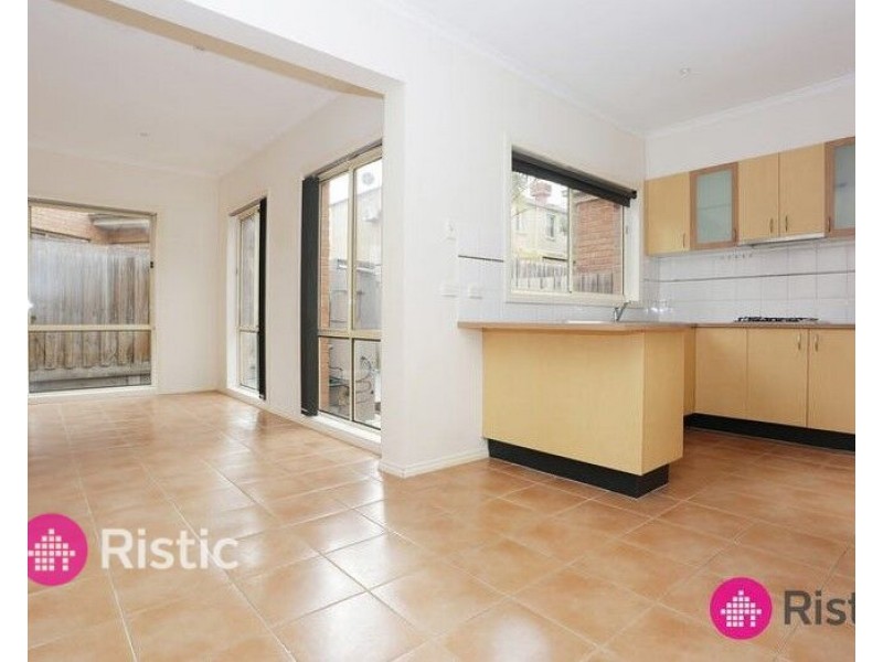 6 Crepe Myrtle Crescent, South Morang VIC 3752